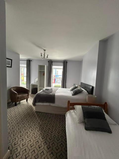 Double Room image 3