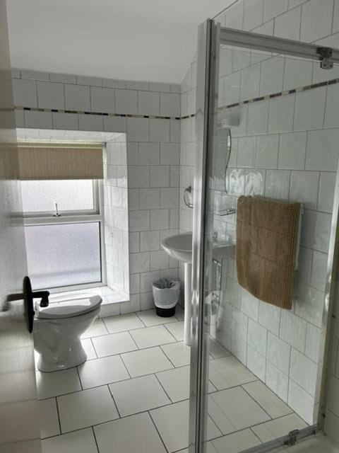 Three-Bedroom Apartment image 4