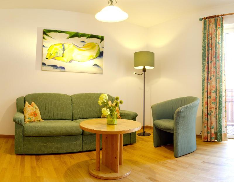 Comfort Double Room with Balcony and Mountain View image 4