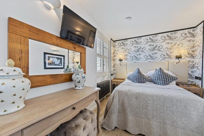 Double Room image 1