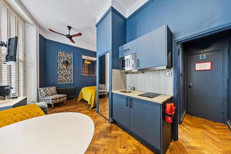 Studio Apartment image 3