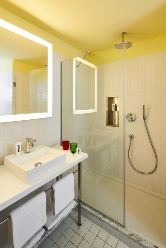 Large Mama Twin Room image 2