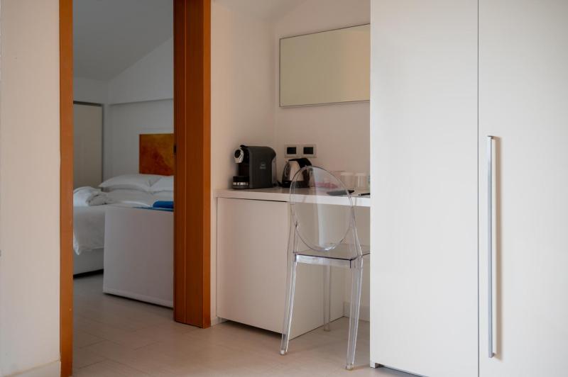 Suite with Sea View image 3