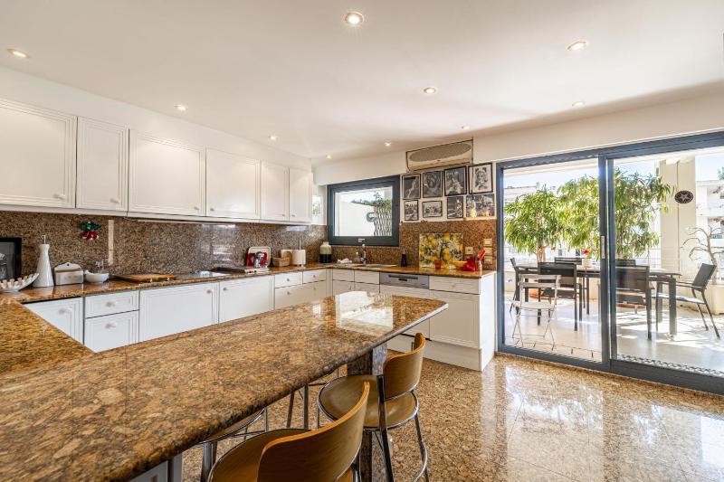 REF 823 - Cannes Center - Duplex apartment for rent - image 15