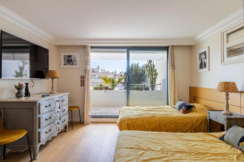 REF 823 - Cannes Center - Duplex apartment for rent - image 7