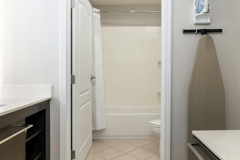 One-Bedroom Suite with Two Queen Beds and Sofa Bed image 2