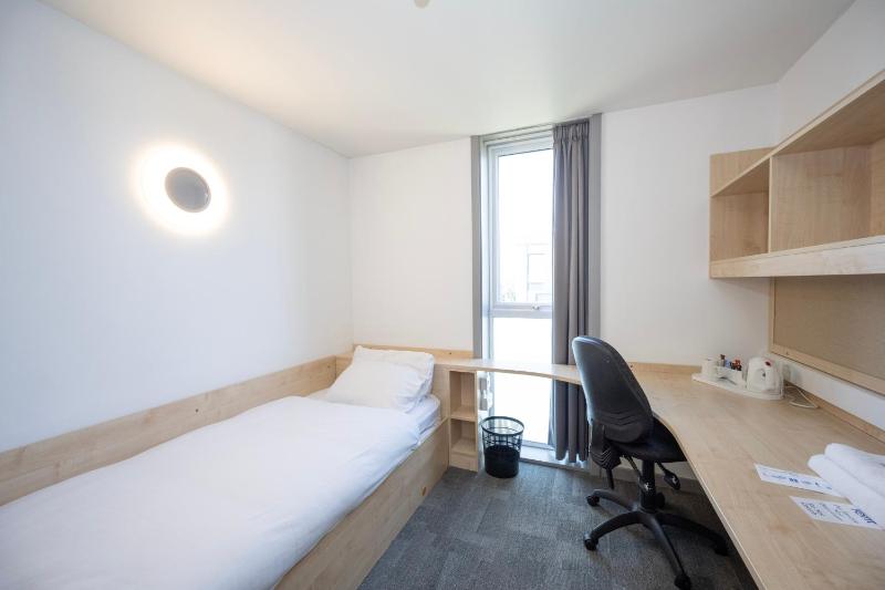 Single En-Suite Room   image 3