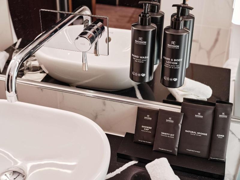 Collection Premium Room image 4