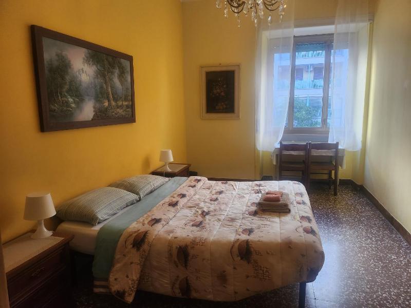 Double Room with Shared Bathroom image 4