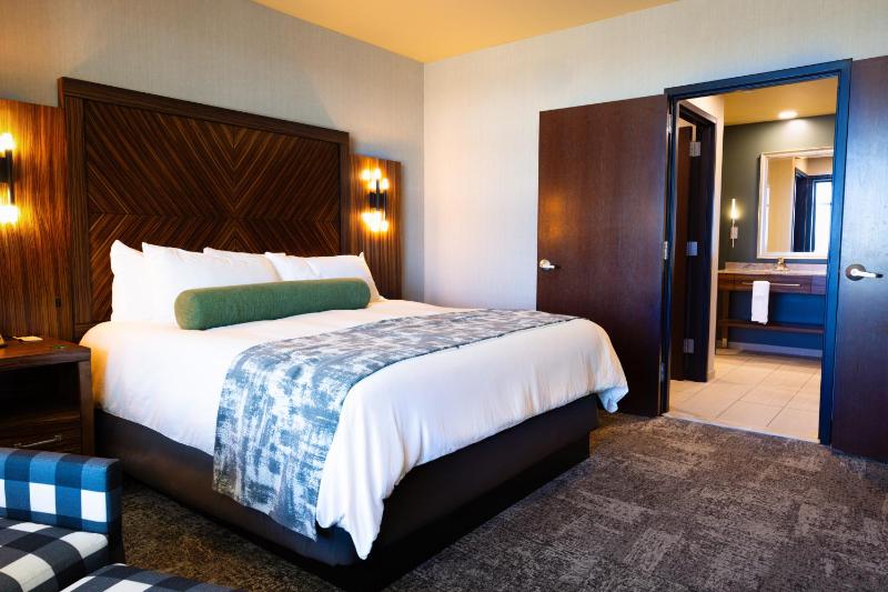 King Suite image 2
