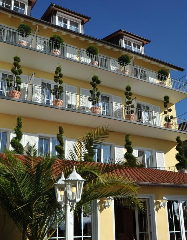 Double Room with Lake View image 3