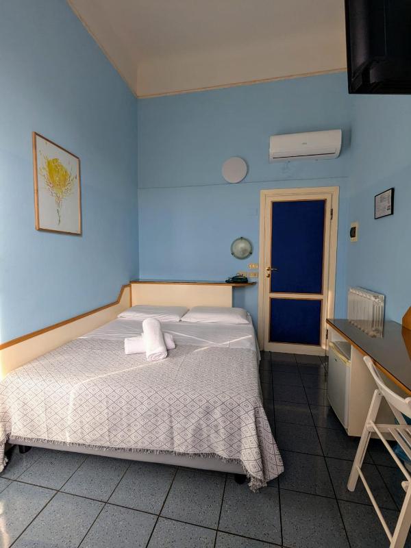 Single Room image 1