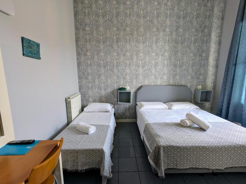 Triple Room image 3