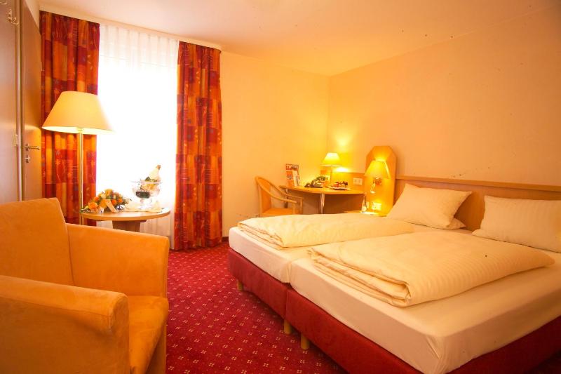 Classic Double Room image 1