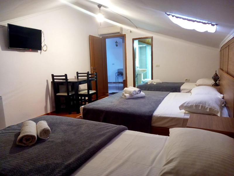 Hotel Demaj - image 2