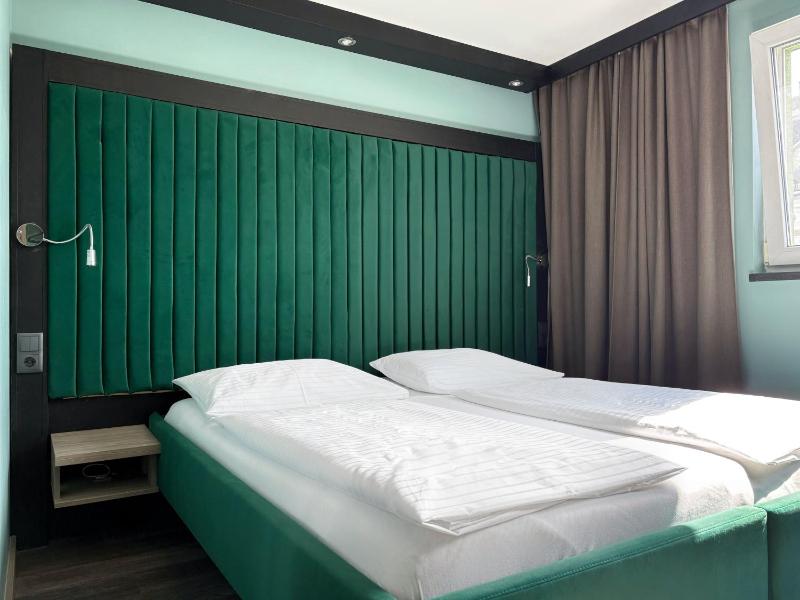 Superior Double Room image 1