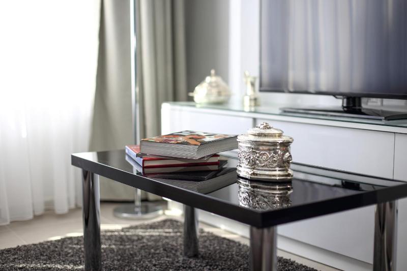 Large Two-Bedroom Apartment image 1