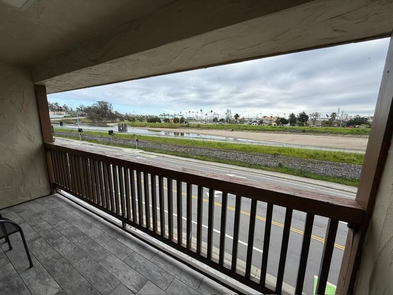 King Room with View image 3