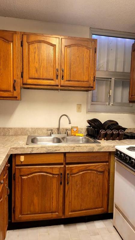 One-Bedroom Apartment image 2