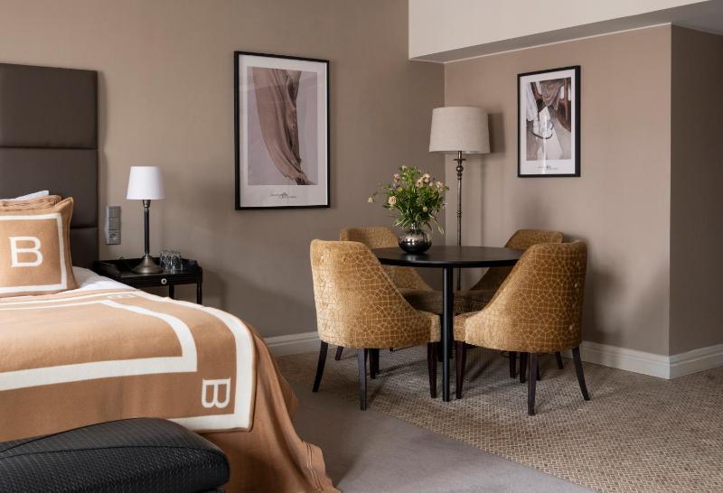 Balmuir Suite image 2
