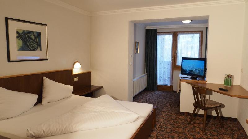 Double Room image 1