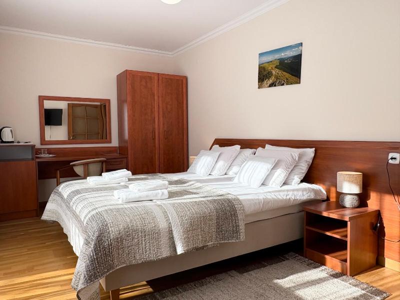 Superior Quadruple Room image 3
