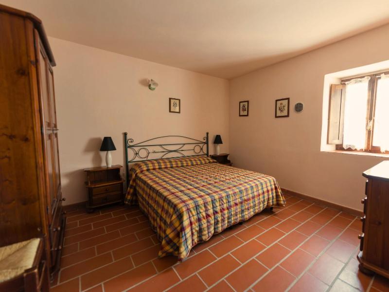One-Bedroom Standard Apartment image 1