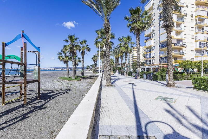 A&N Modern Beach Apartment with Pool Algarrobo Costa - image 5