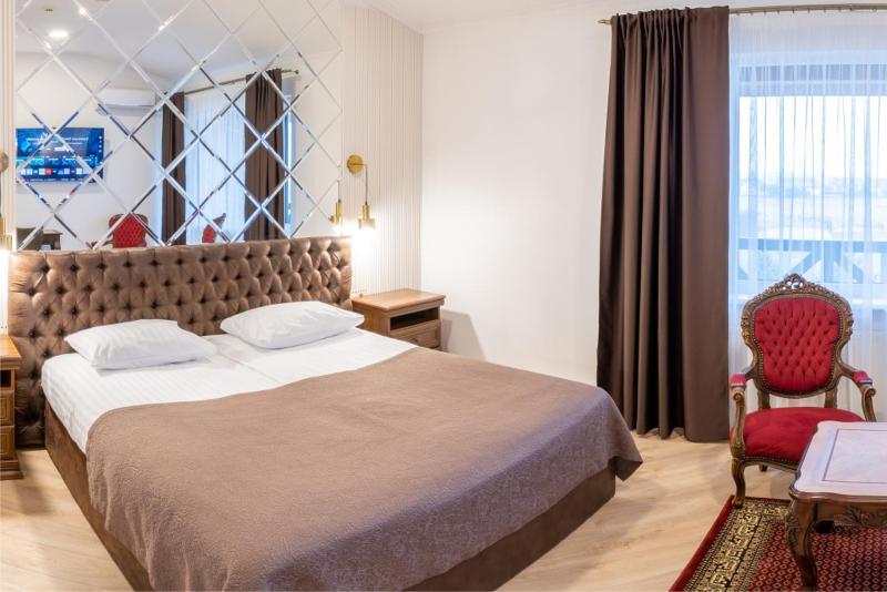 Suite with Spa Access image 1