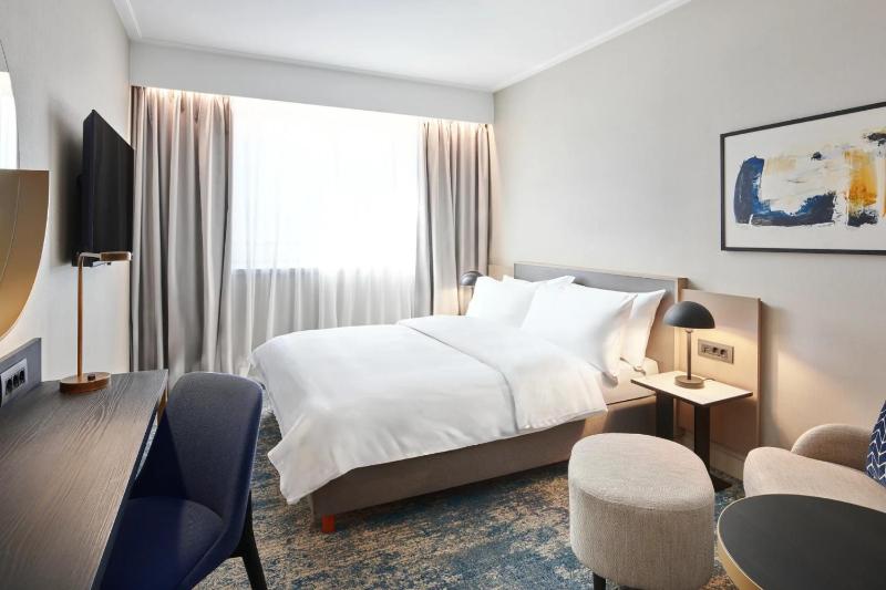 Classic Double or Twin Room image 3