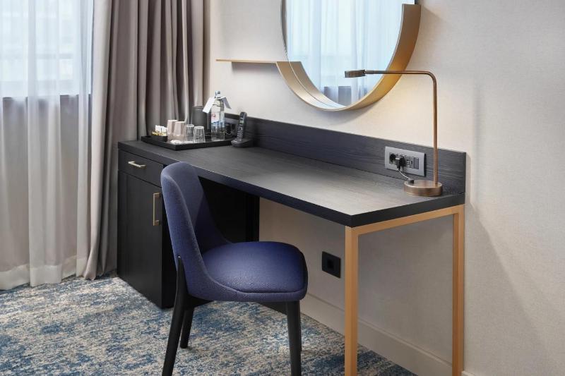 Superior Double or Twin Room image 4