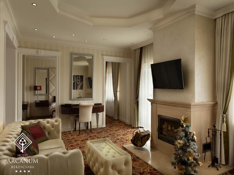 Suite with Hot Tub image 2