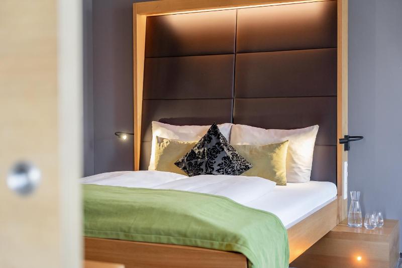 Double Room with Mountain View image 1