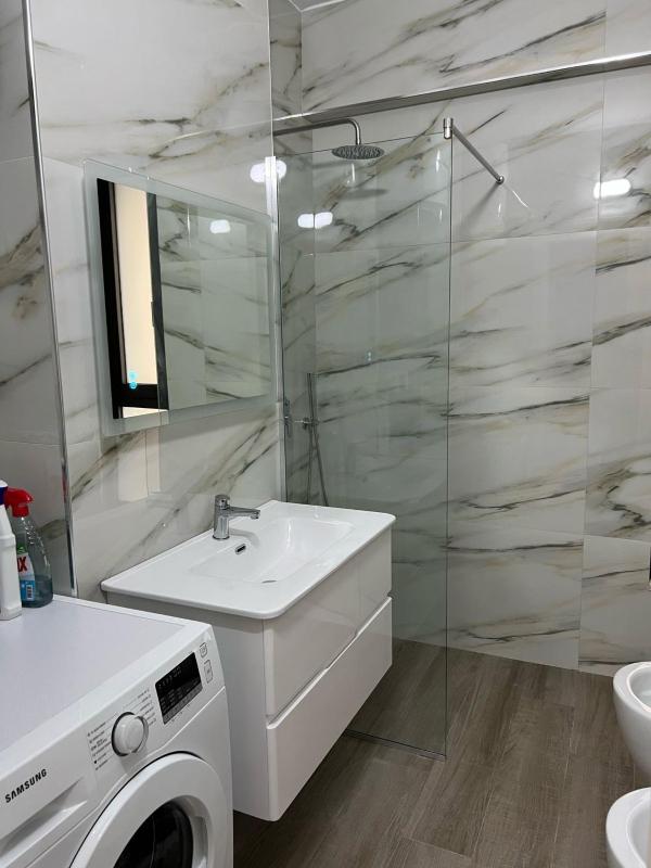 Large Apartment 2 - image 10