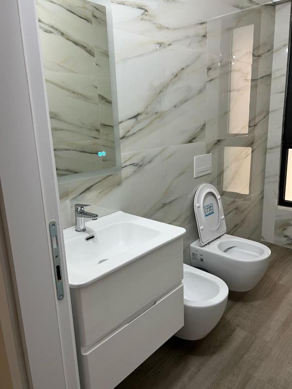 Large Apartment 2 - image 11