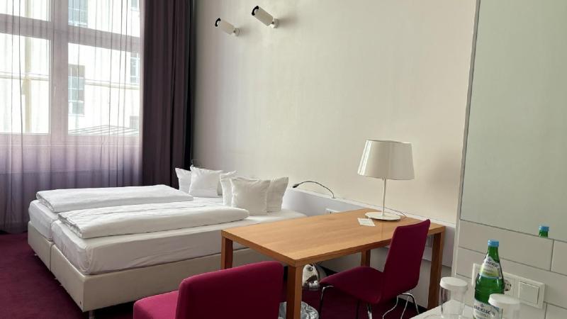 Superior Double Room image 4