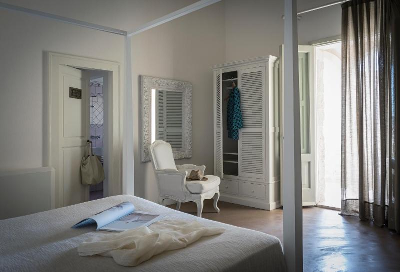 Double Room image 1