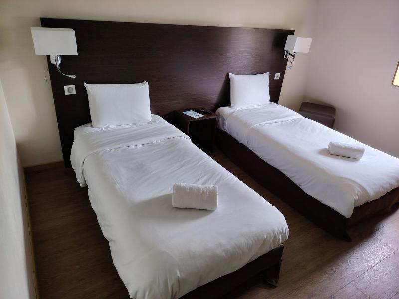 Twin Room image 1