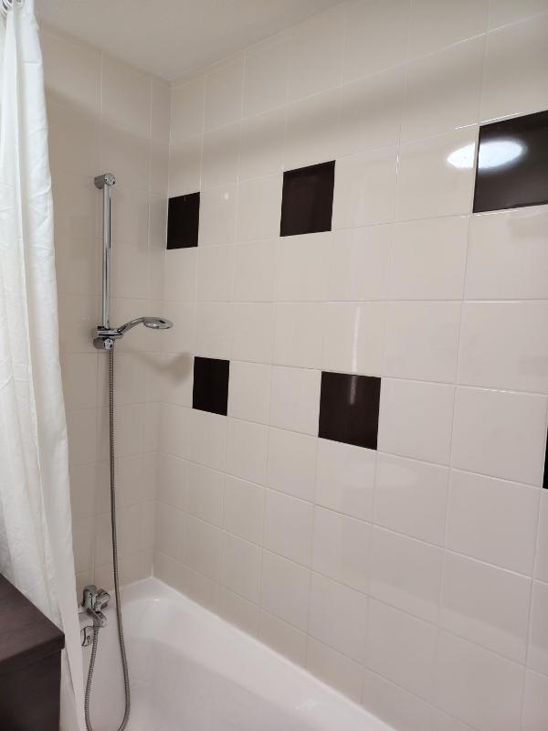 Twin Room image 3