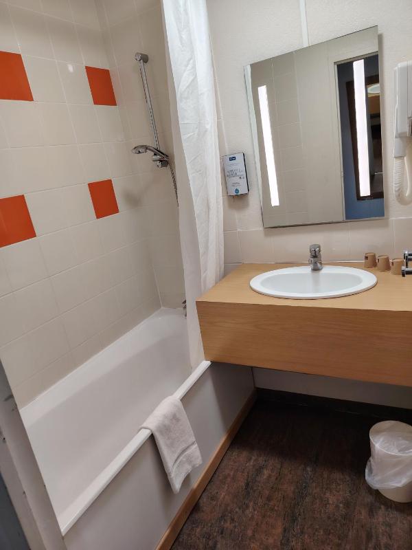 Standard Triple Room image 3