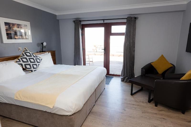 Double Room with Balcony image 1
