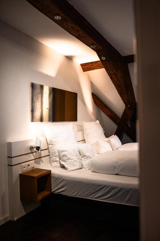 Double Room image 1
