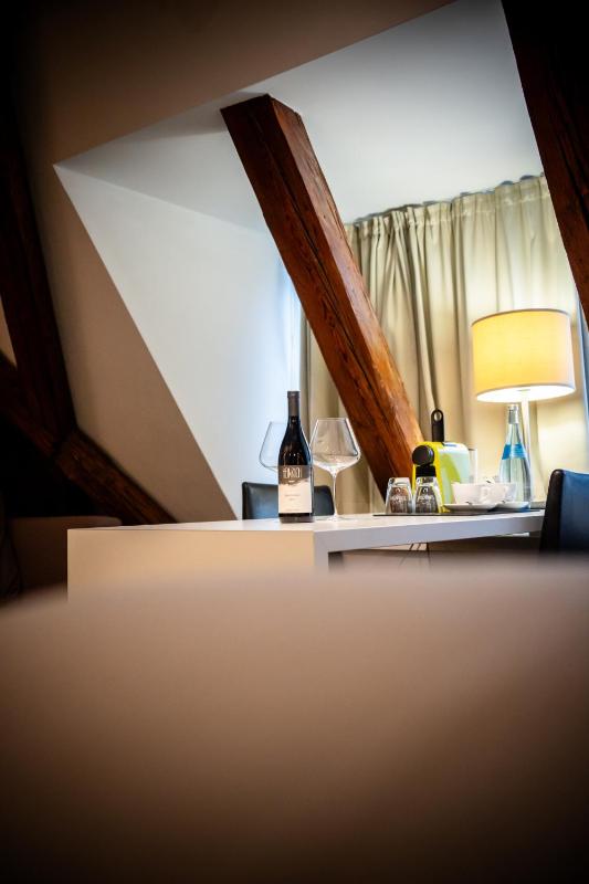 Deluxe Double or Twin Room image 1