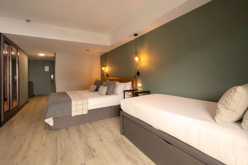 Triple Room image 3