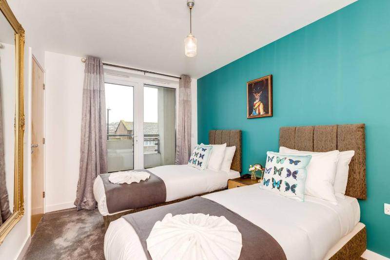 Big Beach Boutique Champagne bar & roof terrace! - image 20