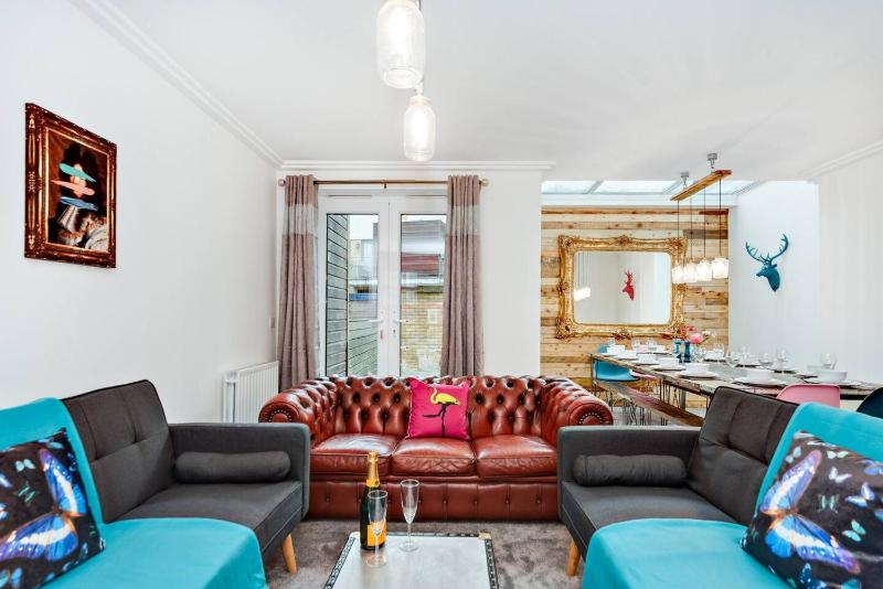 Big Beach Boutique Champagne bar & roof terrace! - image 16