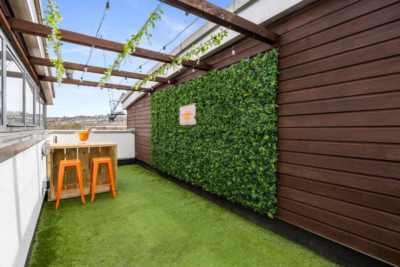 Big Beach Boutique Champagne bar & roof terrace! - image 38