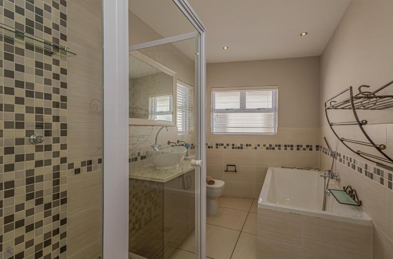 Seasons of Serenity Langebaan 8-sleeper - image 2
