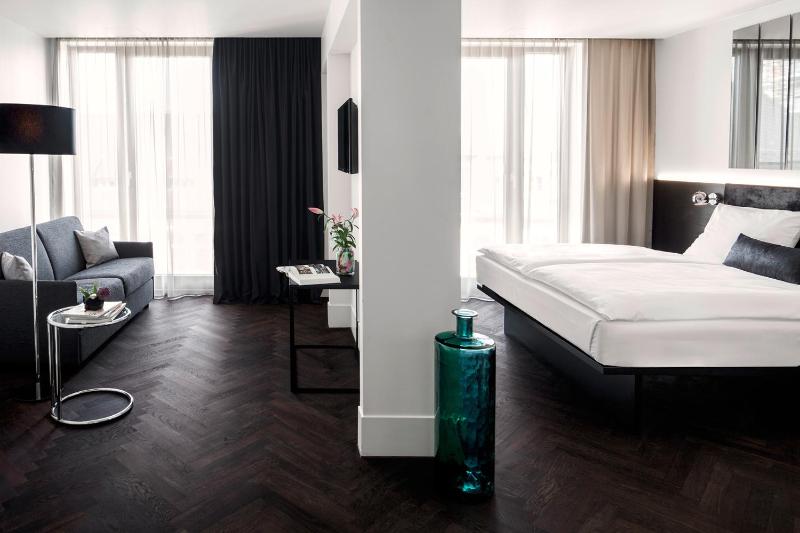 Hotel Amano Grand Central - image 7