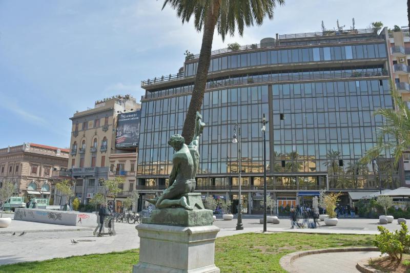 Sabatino Piazza Castelnuovo - Politeama - image 10